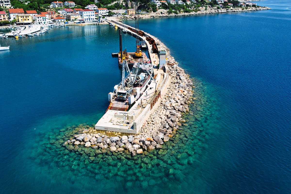 Radovi u luci Baška
