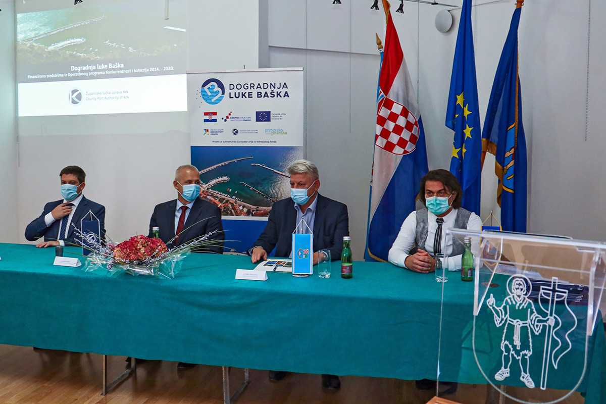 Potpisivanje ugovora s izvođačima radova